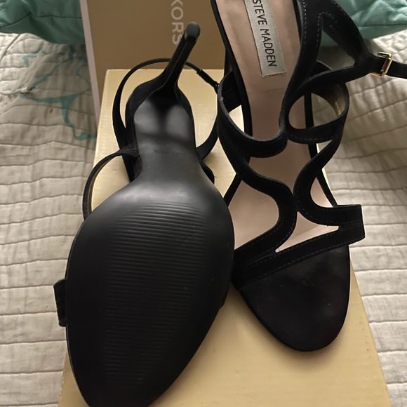 Black suede sandal size 9 - Picture 2 of 3